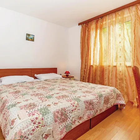 2 Bedroom In * Grižane