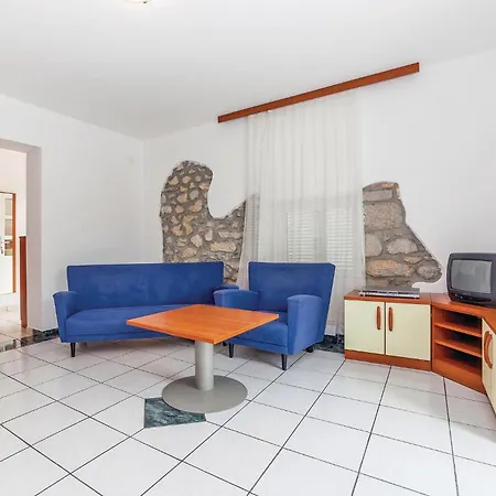 2 Bedroom In Grižane