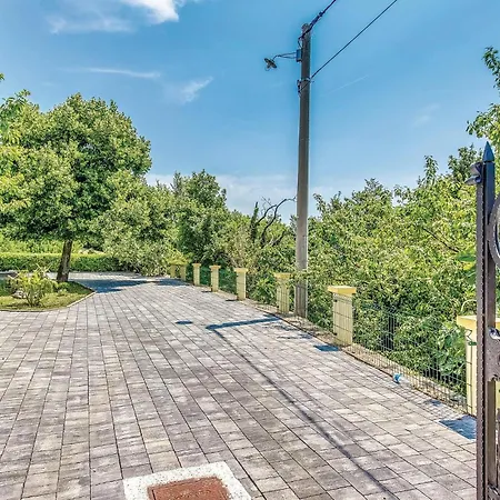 2 Bedroom In * Grižane
