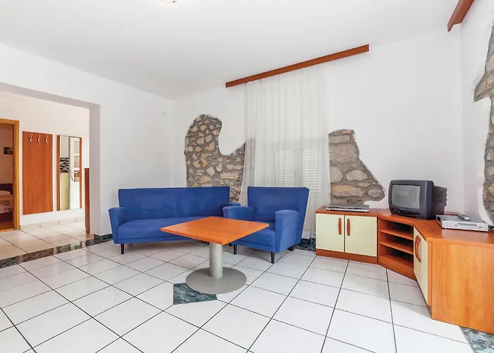 2 Bedroom Lovely In Grižane