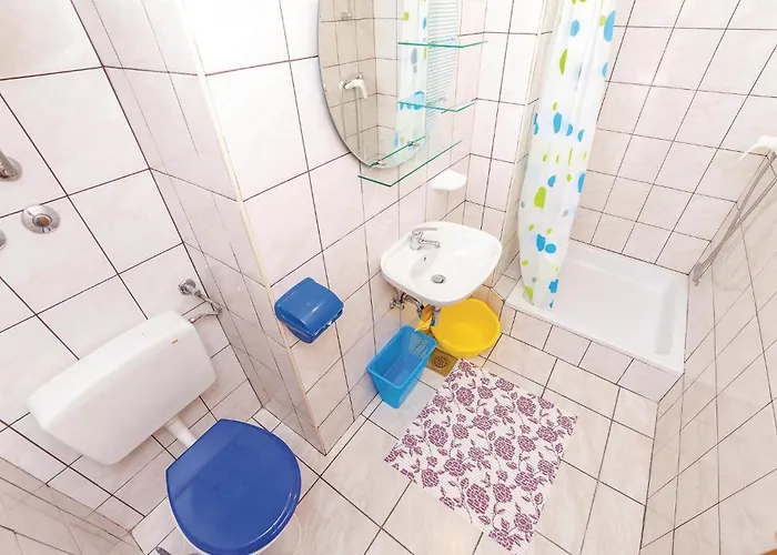 Apartment 2 Bedroom Lovely In
