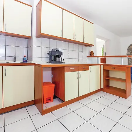 2 Bedroom In Grižane