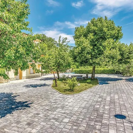 2 Bedroom Lovely In *