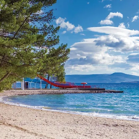 2 Bedroom Lovely In דירה *