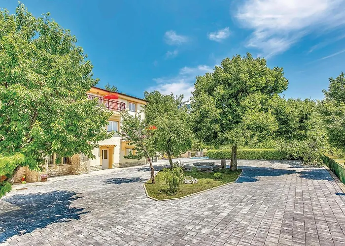 2 Bedroom Lovely In Grižane