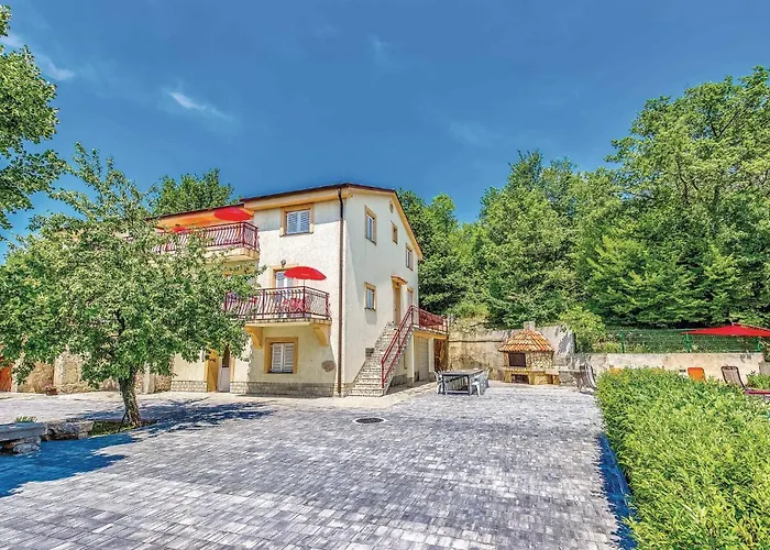 2 Bedroom Lovely In